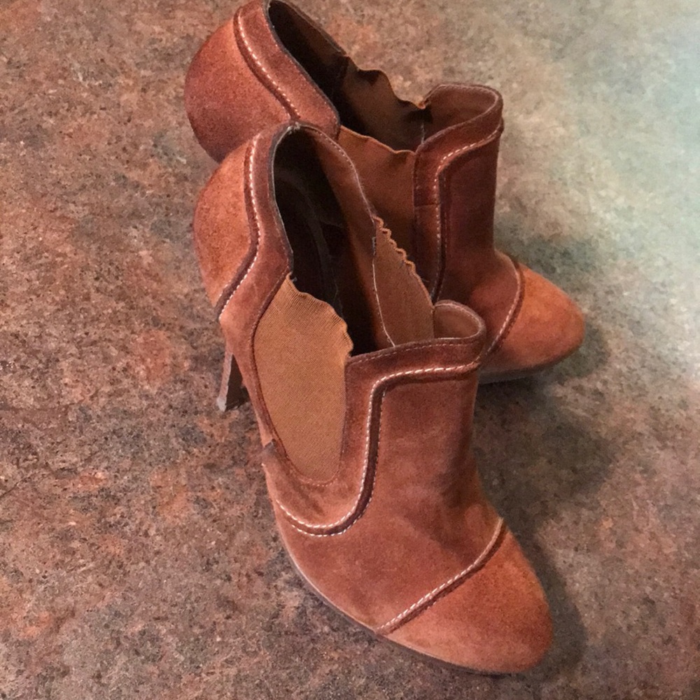 ❗️PRICE DROP❗️Platform Booties